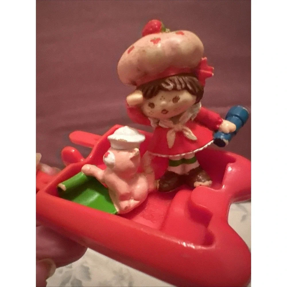 vintage 1983 Strawberry Shortcake & Custard On Sailboat Deluxe